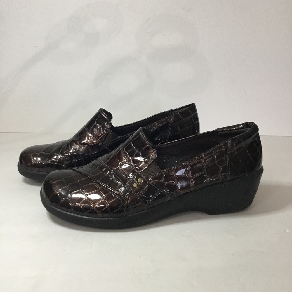 Clarks Bendables Women’s May Poppy Bronze Slip On Loafers Size 9 NWOB